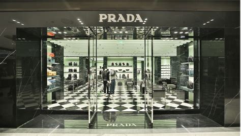 prada negozi interattivi|negozi prada locatori.